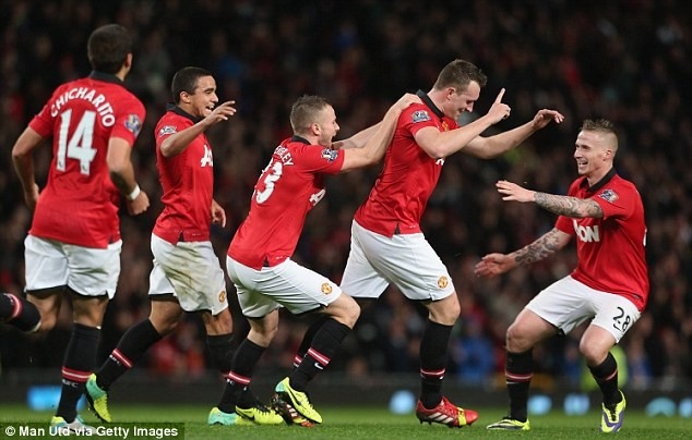 MU khong dung Man City o tu ket League Cup hinh anh