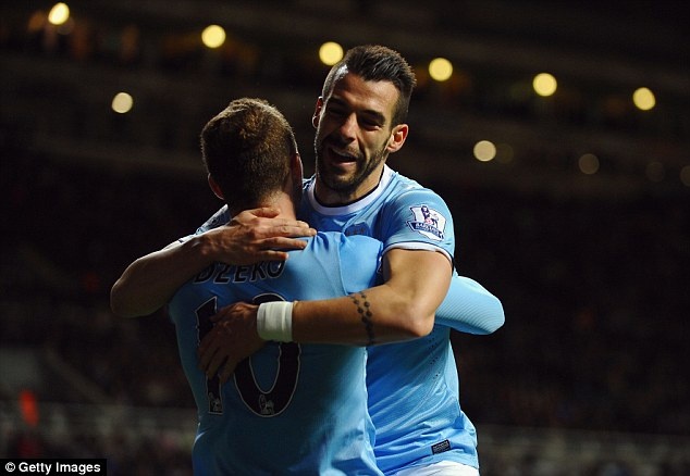 Man City gianh ve vao tu ket League Cup sau 120 phut hinh anh