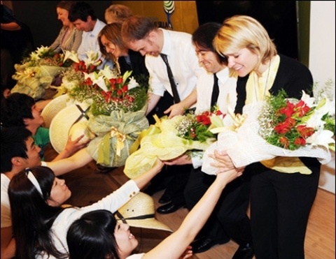 Doc dao ngay nha giao tren khap the gioi hinh anh