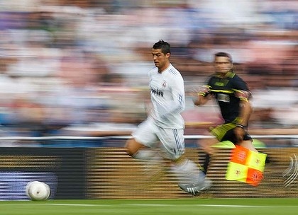 Nhung pha but toc 'qua nhanh, qua nguy hiem' cua Ronaldo hinh anh