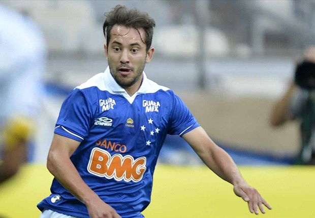 Sao Brazil tu tien cu den MU hinh anh