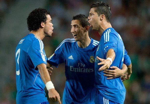 Pepe ung ho Ronaldo gianh Qua bong vang FIFA 2013 hinh anh