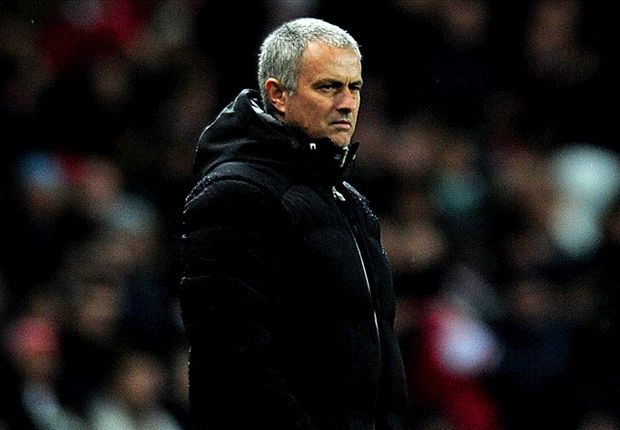 Mourinho da kich hanh dong an va cua Suarez hinh anh