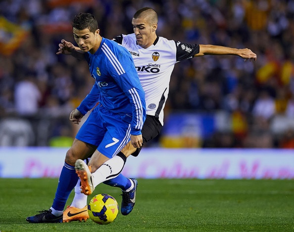 Doi thu ung ho Ronaldo gianh Qua bong vang FIFA 2013 hinh anh