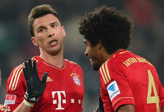 Arsenal theo duoi tien dao so 1 cua Bayern hinh anh