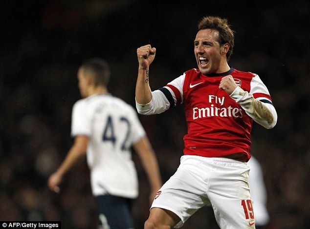 Chum anh Arsenal lan thu hai khuat phuc Tottenham mua nay hinh anh