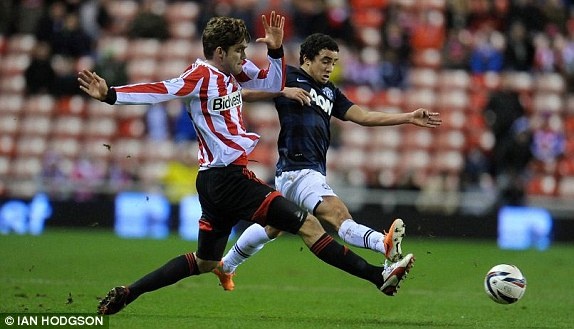 Giggs da phan luoi, MU thua tran thu 3 lien tiep hinh anh