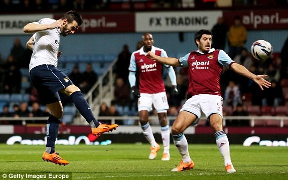 Man City vao chung ket League Cup voi tong ty so 9-0 hinh anh