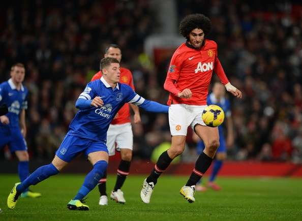 CDV M.U cau xin Fellaini dung ra san hinh anh