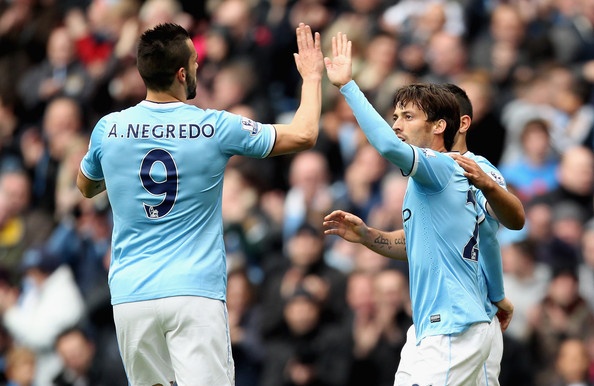 Zabaleta: 'Man City nen choi tan cong truoc Barca' hinh anh