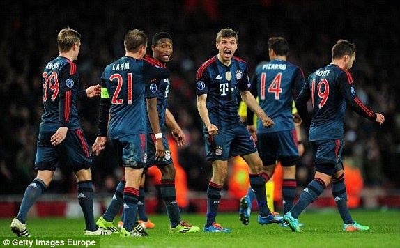 Chum anh Arsenal tiep tuc om han truoc Bayern hinh anh