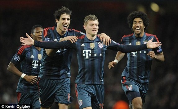 Arsenal 0–2 Bayern: Phao thu thua trong tran mat nguoi hinh anh