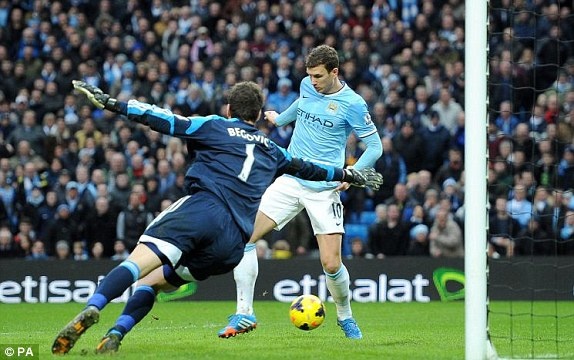 Dien bien chinh tran Man City 1-0 Stoke hinh anh