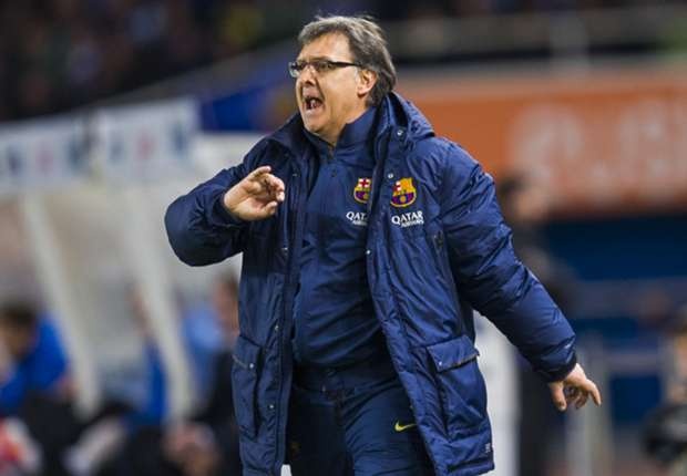 HLV Martino: 'Barca can phai thuc tinh sau that bai nay' hinh anh