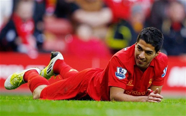 Cuoc dua Chiec giay vang: Quy am Suarez hinh anh