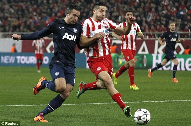 M.U khong cho phep Van Persie ra di hinh anh