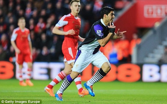 Southampton 0-3 Liverpool: The Kop soan ngoi Arsenal hinh anh
