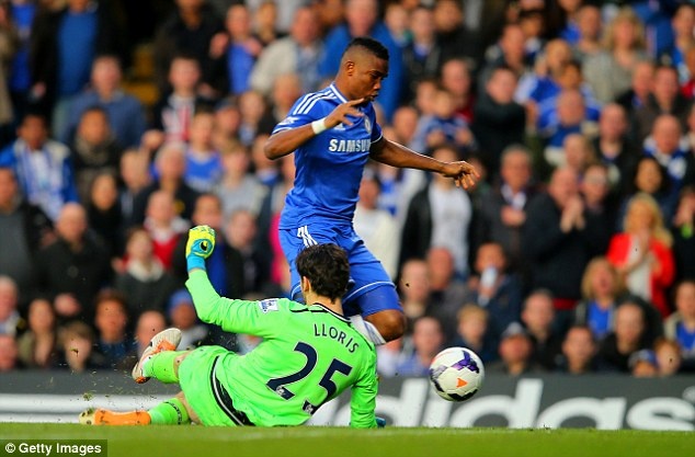 Chelsea 4-0 Tottenham: Eto’o trung phat hang thu doi phuong hinh anh