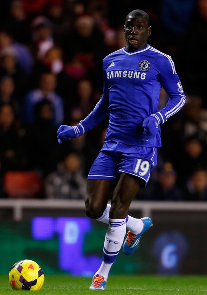 Demba Ba ghi ban nang ty so len 3-0 cho Chelsea hinh anh