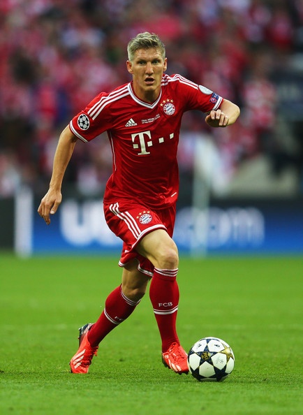 Schweinsteiger mo ty so cho Bayern hinh anh