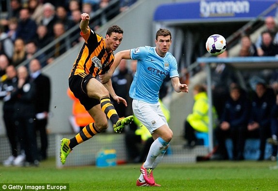 Hull City 0–2 Man City: Man xanh leo len vi tri thu 2 hinh anh