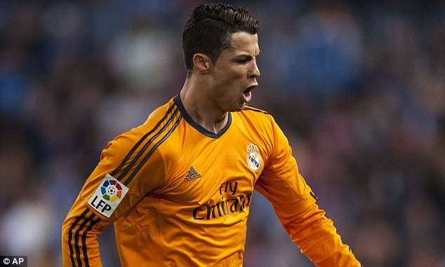 Ronaldo an mung chien thang cua Real hinh anh