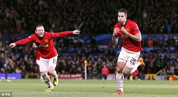 M.U 3-0 Olympiakos: Cu hat-trick cua Van Persie hinh anh