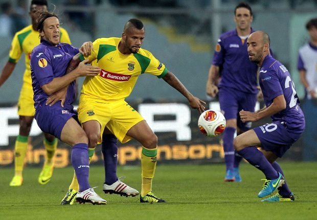 Sao xit Bebe cau mong som tro lai M.U hinh anh