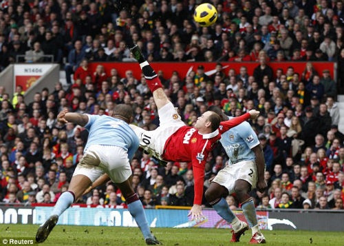 M.U 2-1 Man City: Pha volley dang cap cua Rooney hinh anh