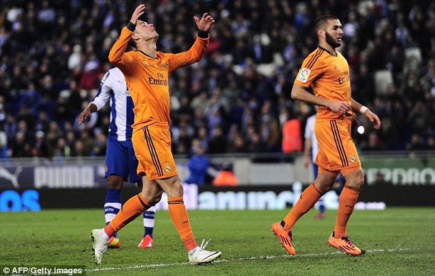 Ronaldo khong giu duoc binh tinh trong tran gap Espanyol hinh anh