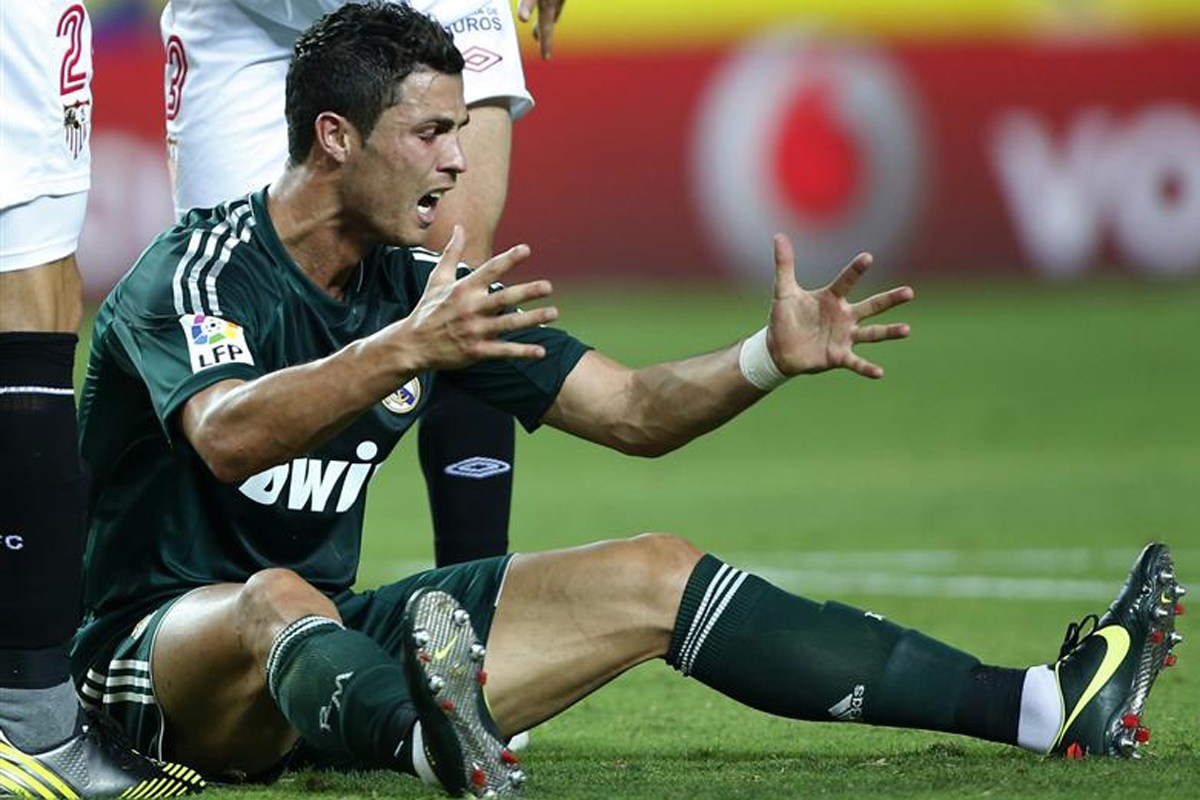 Ronaldo va nhung tinh huong noi dien voi dong doi hinh anh