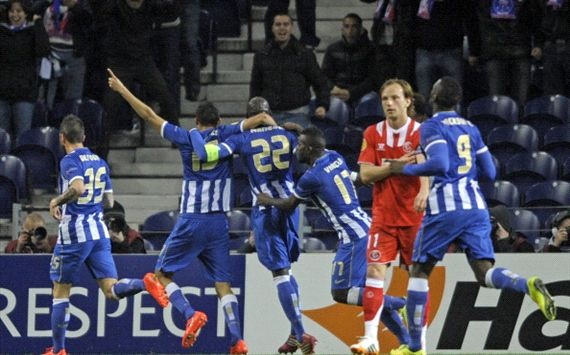 FC Porto 1 - 0 Sevilla: Pha danh dau dung manh hinh anh