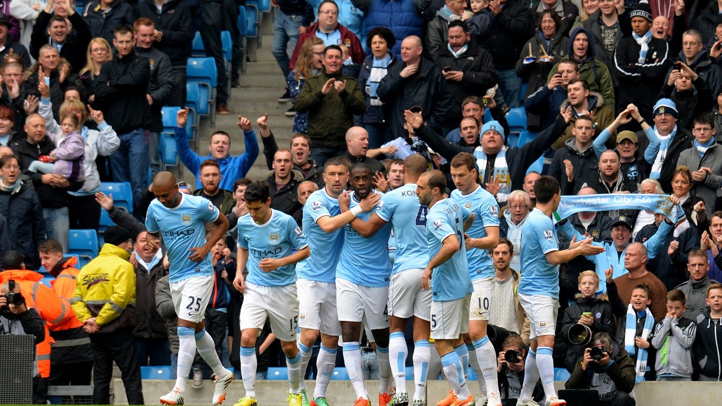 Nasri ghi ban nang ty so len 2-1 cho Man City hinh anh