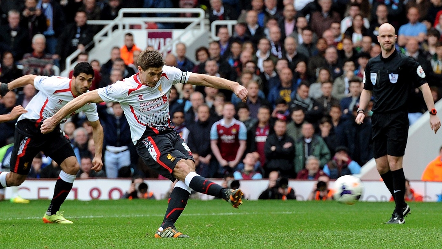 West Ham 1-2 Liverpool: Gerrard lap cu dup tu cham 11 m hinh anh