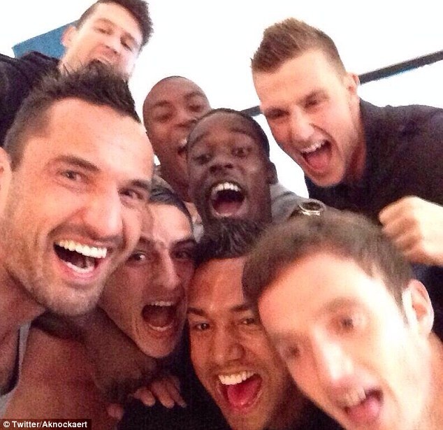 Cau thu an mung dien cuong khi len choi o Ngoai hang Anh hinh anh