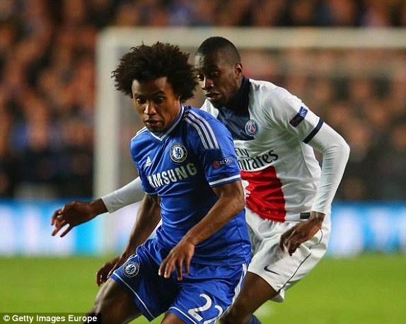 Demba Ba nang ty so len 2-0 cho Chelsea hinh anh