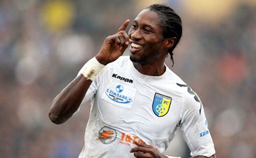 Ha Noi T&T nguoc dong tro lai top 4 hinh anh