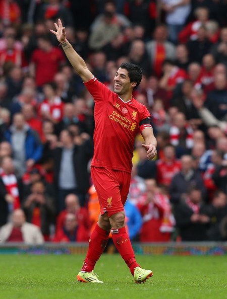 Liverpool 5-1 Norwich (luot di): Cu poker cua Suarez hinh anh