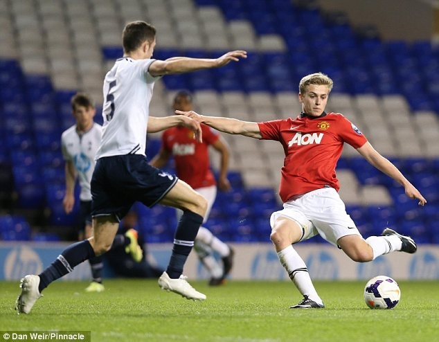 Sao tre M.U dut diem va ghi ban khong co diem che hinh anh