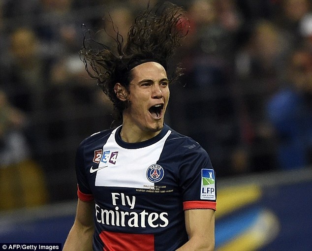 M.U san sang loai Van Persie de don Cavani hinh anh