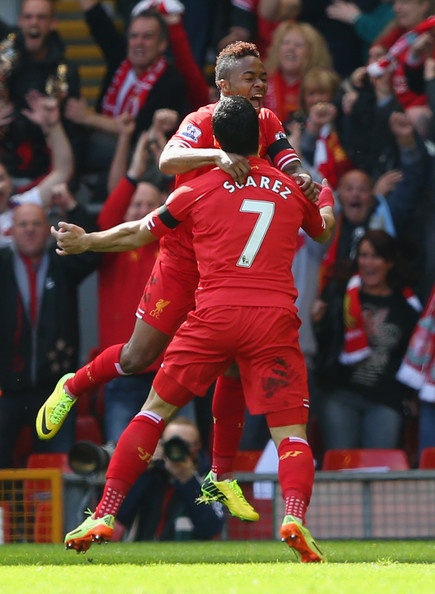 Suarez nang ty so len 2-0 cho Liverpool o phut 11 hinh anh