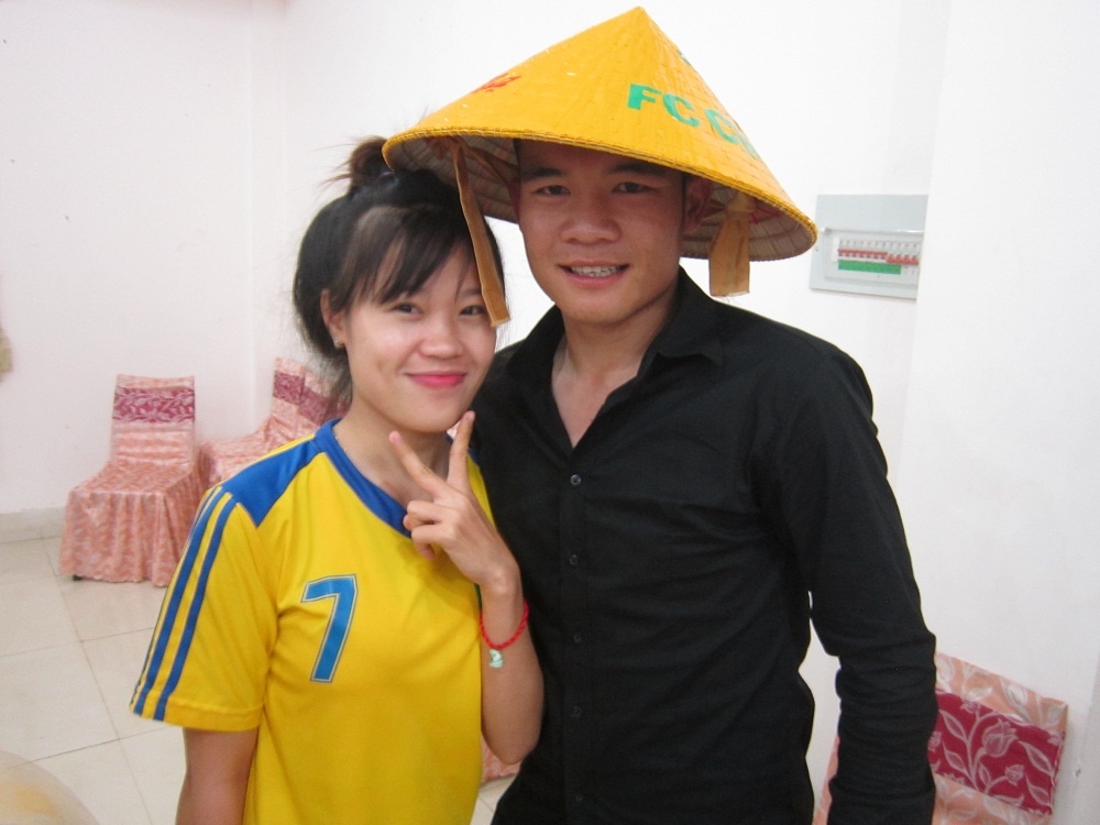 Fan nu mung sinh nhat tien ve 'hot boy xu Nghe' hinh anh