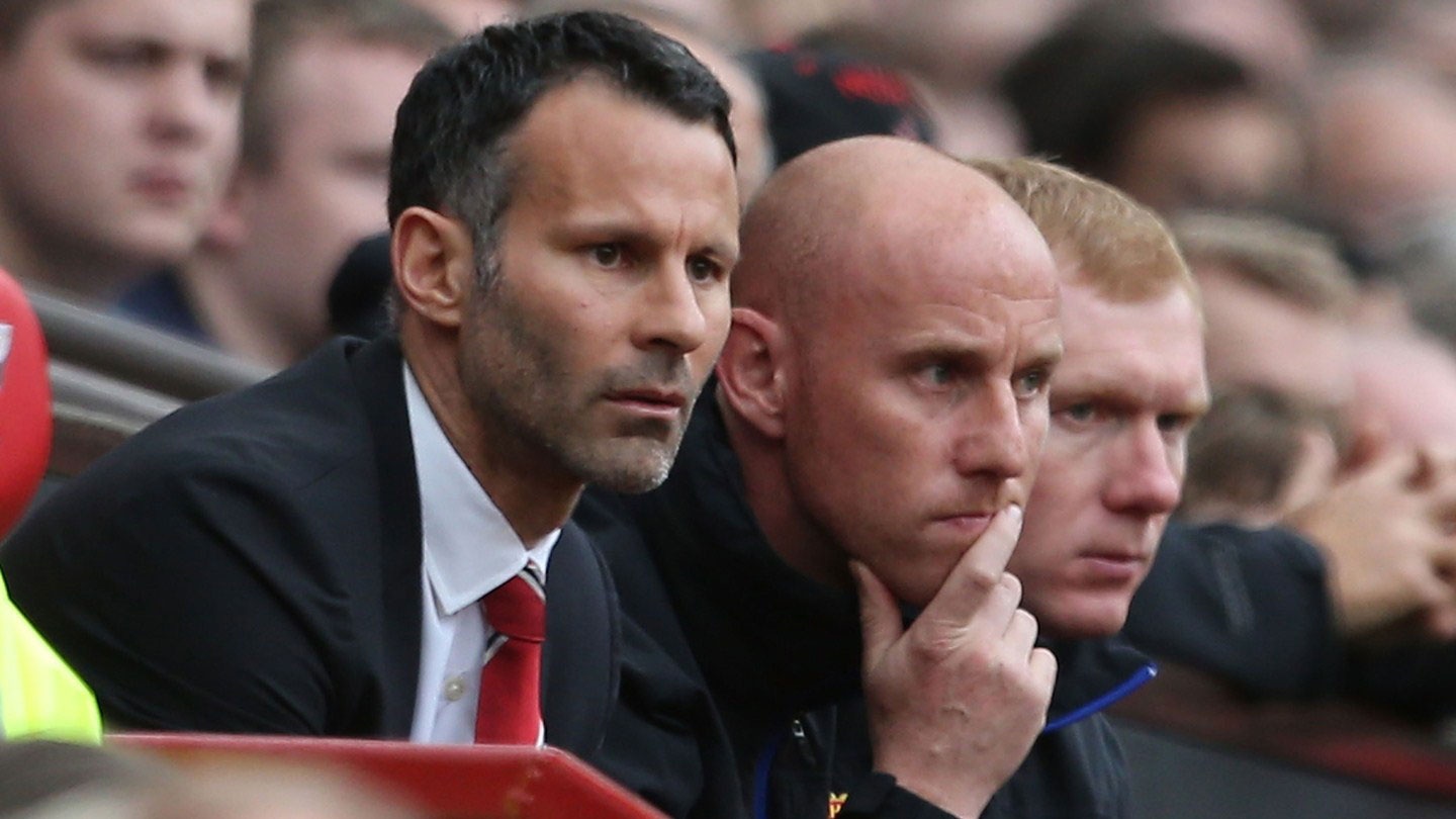 M.U 4-0 Norwich: Ryan Giggs ra mat hoan hao hinh anh