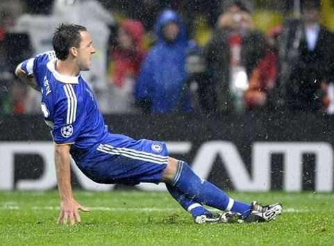 Nhung pha truot chan kinh dien nhat lich su bong da hinh anh