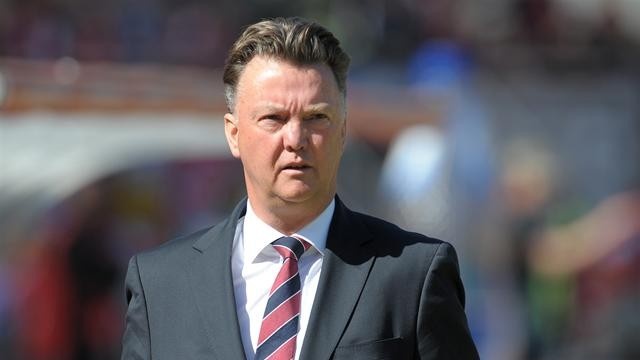 M.U tra luong khung cho HLV Van Gaal hinh anh
