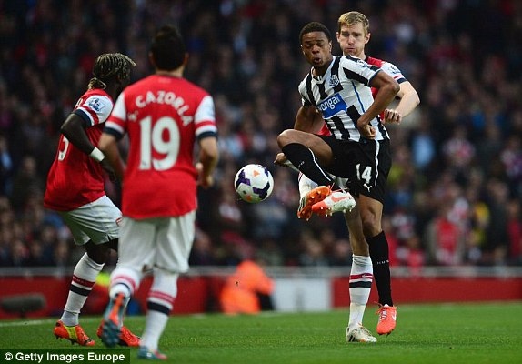 Arsenal mo ty so nho cong cua Koscielny hinh anh