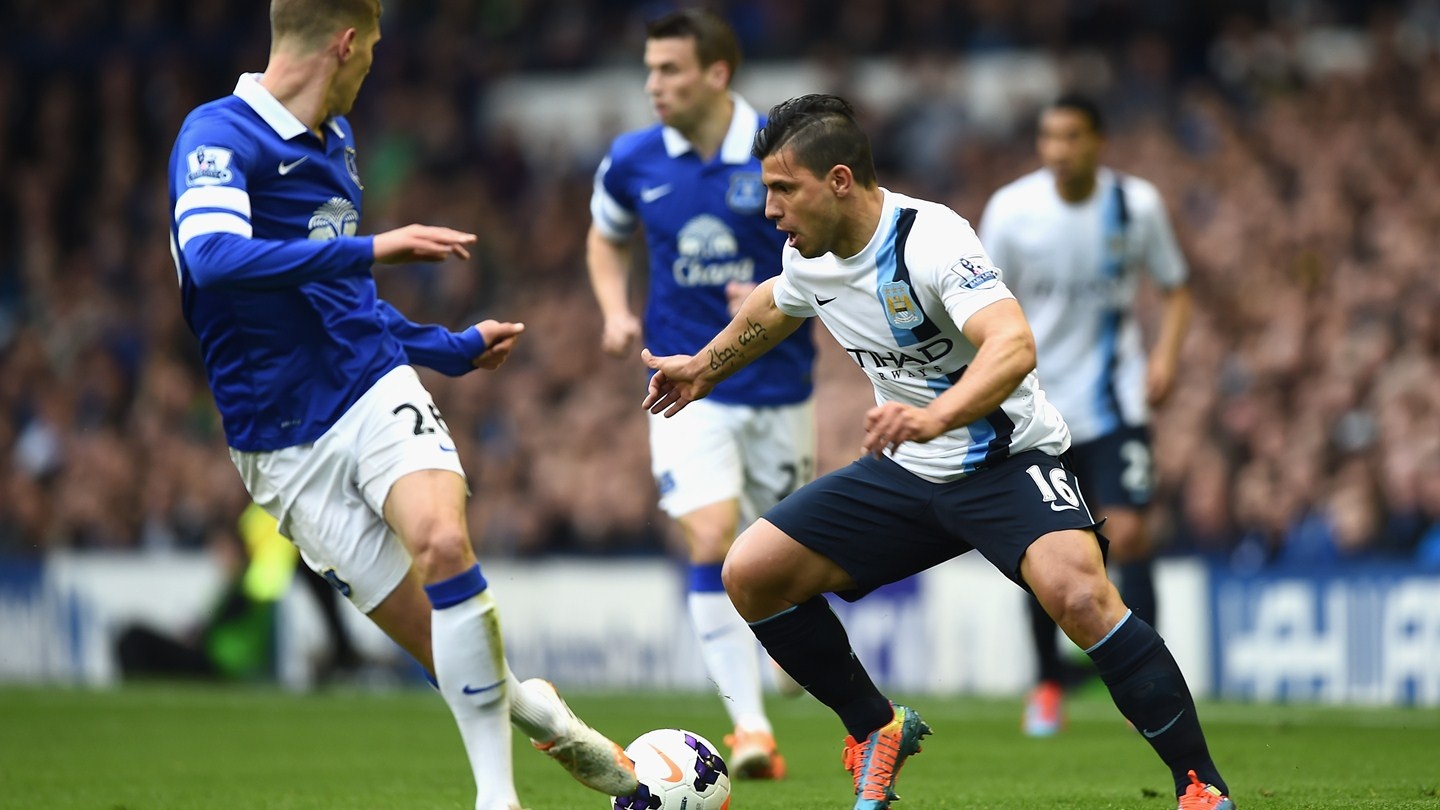 Aguero ghi ban go hoa 1-1 cho Man City hinh anh