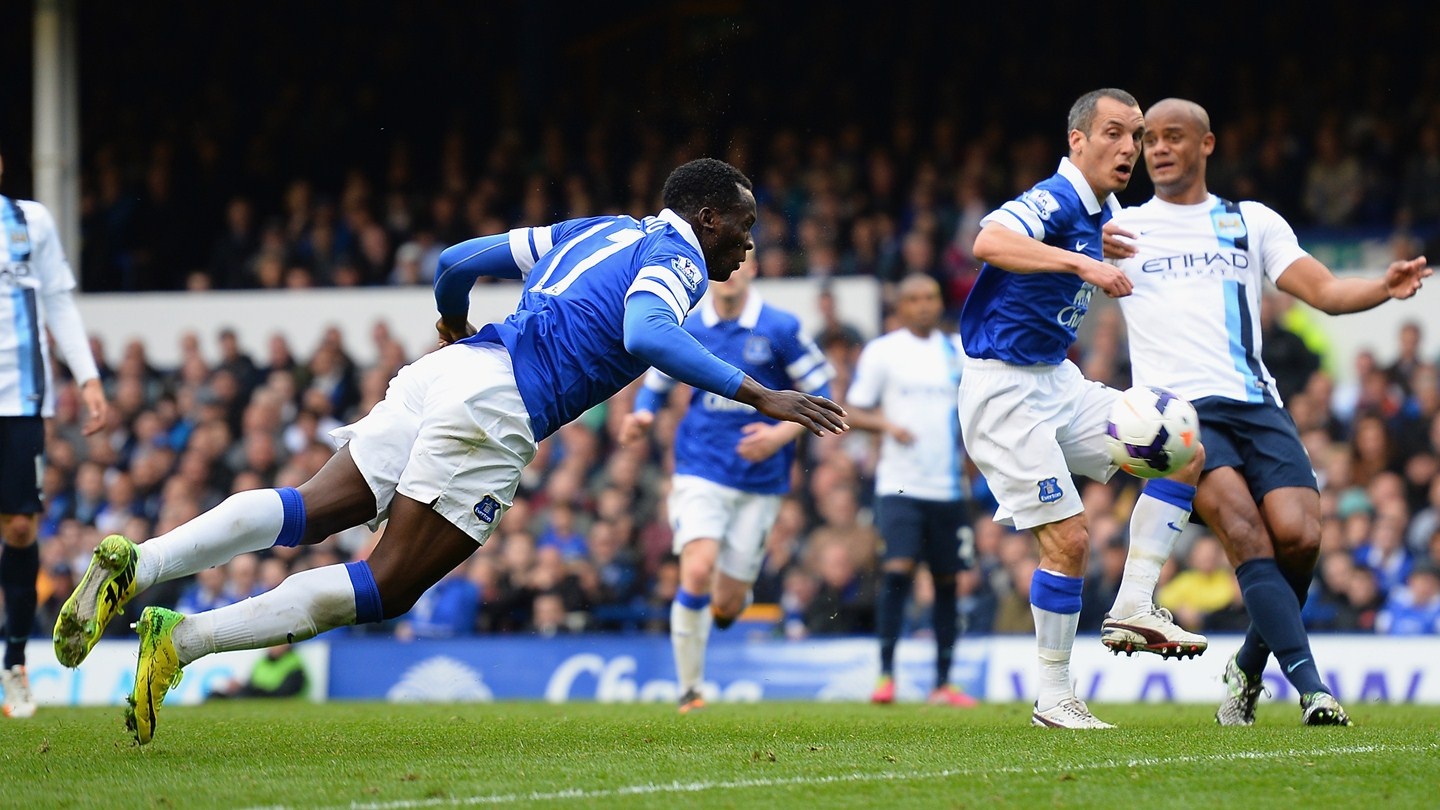 Everton 2–3 Man City: Man xanh chiem ngoi dau hinh anh