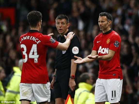 Giggs ghi dau an trong tran cuoi cua M.U tai Old Trafford hinh anh