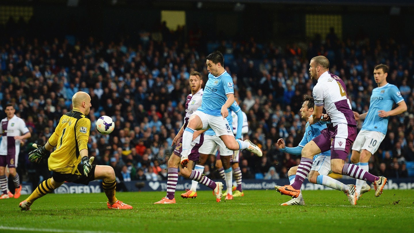 Man City cham moc 100 ban thang hinh anh